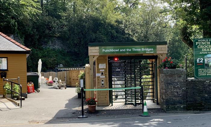 £2.00 per person entrance fee to see the 3 Bridges and the Punchbowl